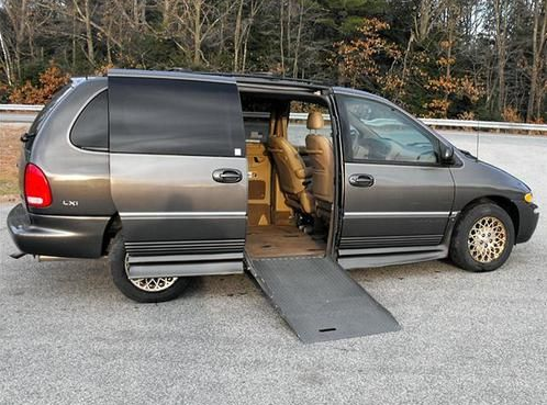 1998 Chrysler Town & Country Wheelchair Van with ramp deployed
